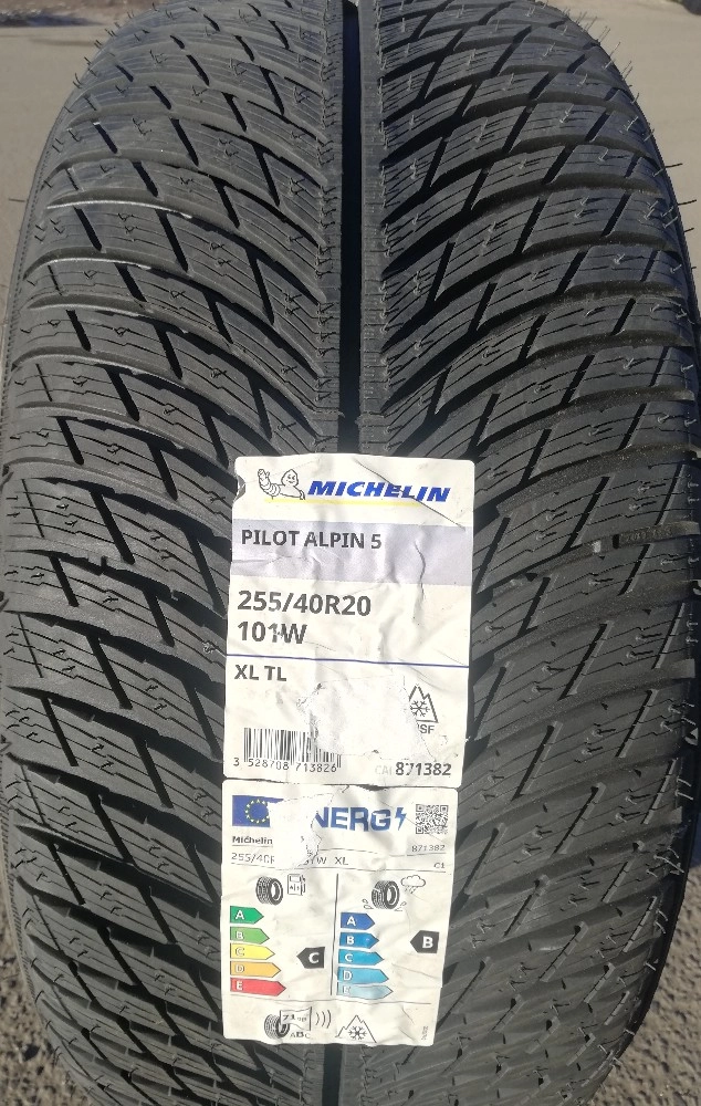 MICHELIN PILOT ALPIN 5 PA5 225/45R18