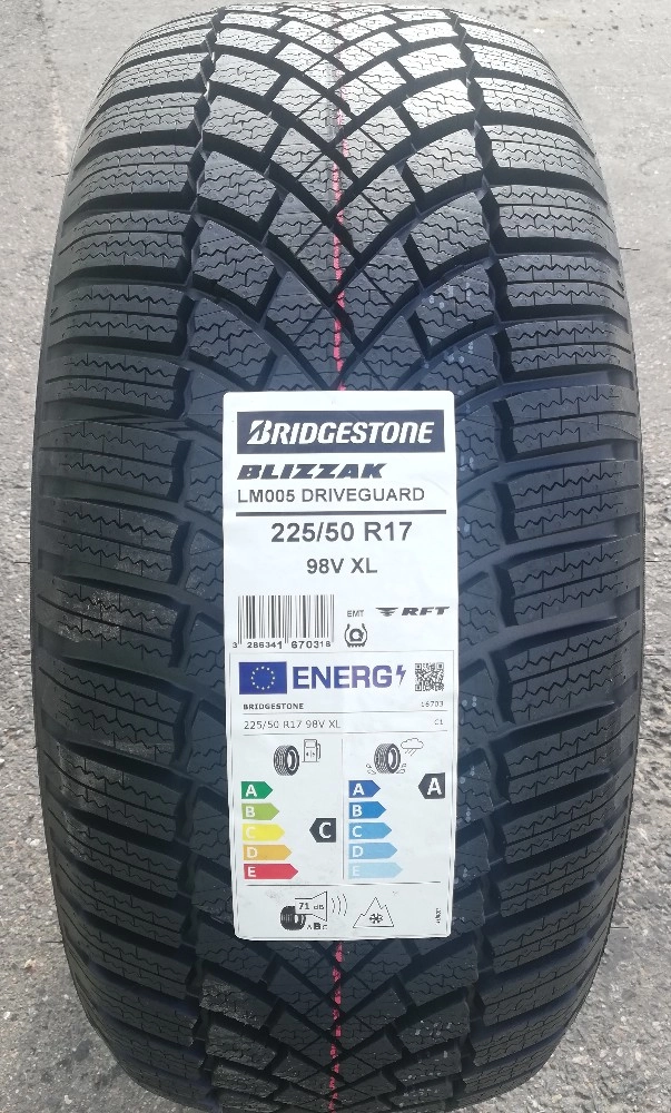 BRIDGESTONE BLIZZAK LM005 285/45R19